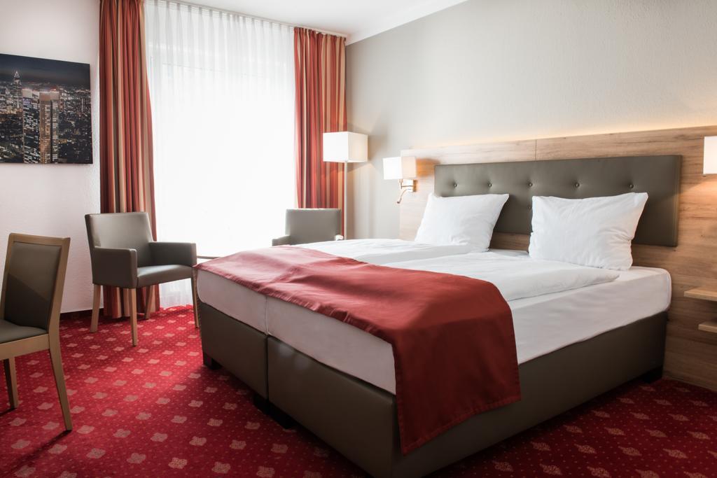 Novostar Hotel 4*